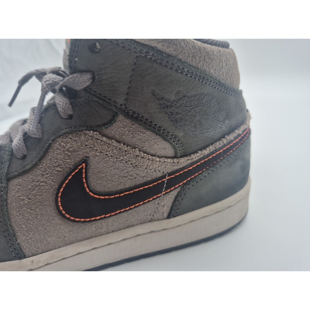 Nike Air Jordan 1 Mid SE 'Night Stadium' Men's Size 10.5 EUC FQ8338-017 - Picture 11 of 11